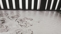 Mưa và tuyết bất ngờ xuất hiện tại đỉnh Fansipan