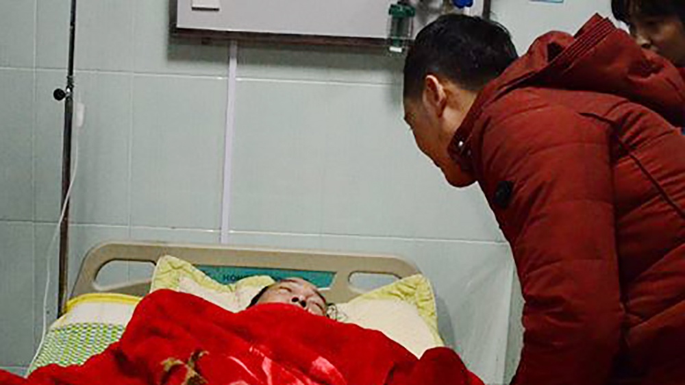 vu xe tai dam vao doan nguoi di vieng nghia trang xe lao nhu ten bay mot so nguoi chi kip la het roi bat dong