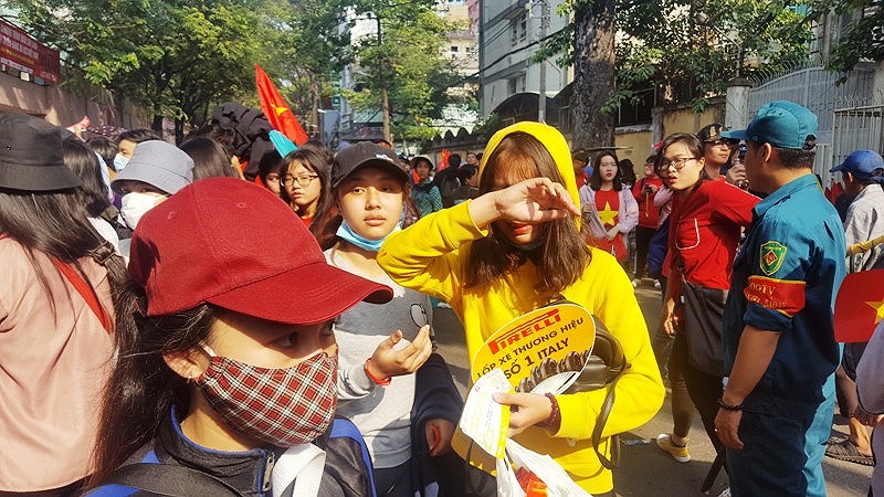 nhieu nguoi bi moc tui khi cho duoc gap u 23 viet nam
