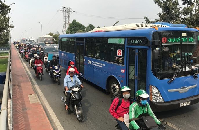 ben xe mien dong bat dau nghet tho
