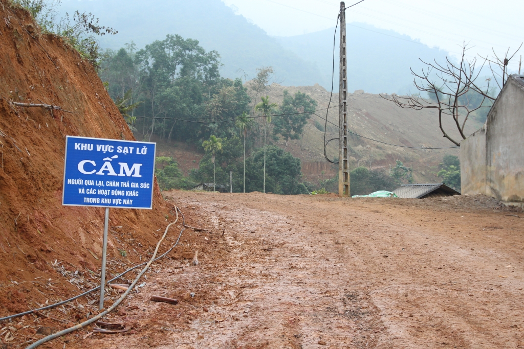 4 thang sau vu sat lo dat kinh hoang o hoa binh nhieu nguoi van am anh khong dam ve nha don tet