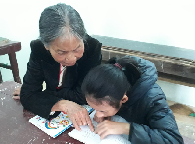 ba giao u80 cua hoc sinh ngheo vung bien