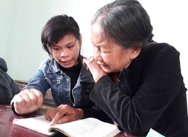 ba giao u80 cua hoc sinh ngheo vung bien