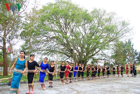 doc dao le hoi duong pho gioi thieu van hoa dan toc se dang o kon tum