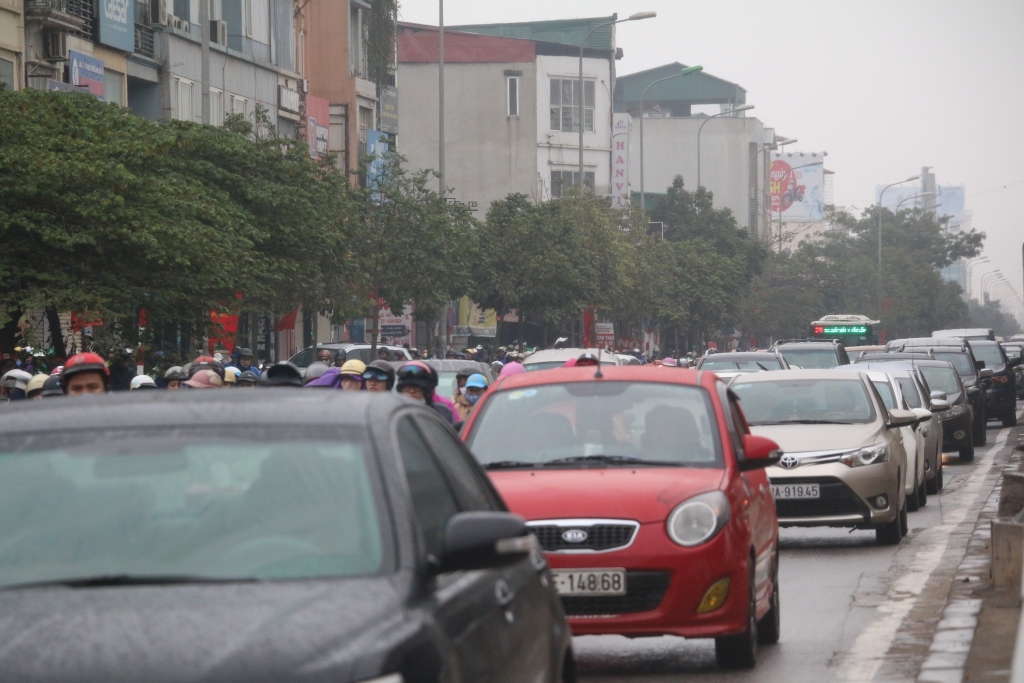 ha noi noi thong thoang noi nhich tung ty mot trong ngay dau tien di lam sau tet nguyen dan