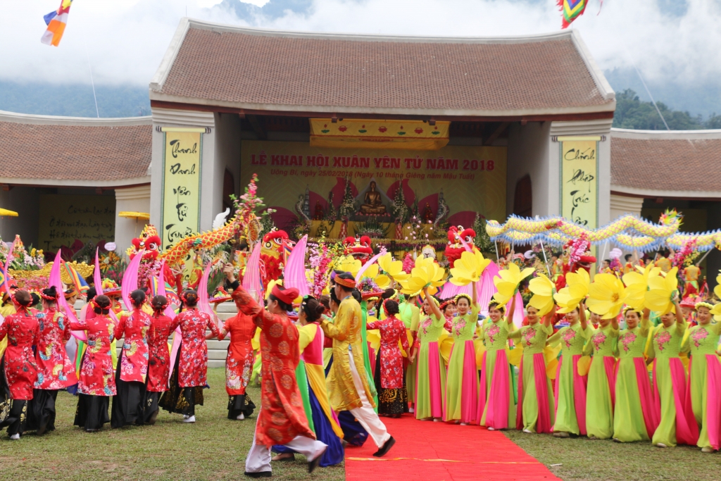 le hoi xuan yen tu 2018 su dung them tuyen cap treo thu 2 de van chuyen 5000 du khach moi gio