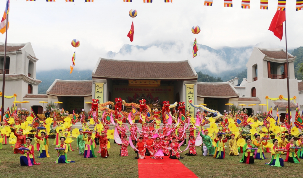 le hoi xuan yen tu 2018 su dung them tuyen cap treo thu 2 de van chuyen 5000 du khach moi gio