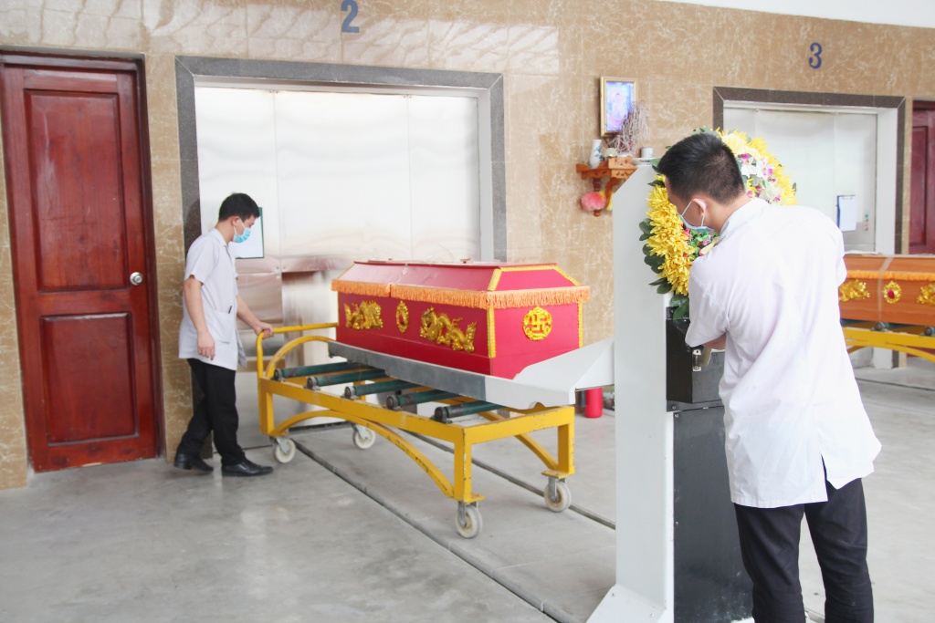 ngay tet o dai hoa than hoan vu khong co nhac chuc mung nam moi khong co tieng cuoi sang khoai