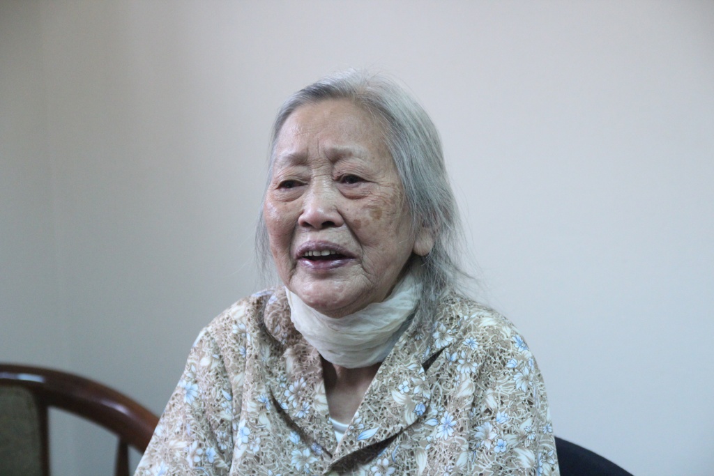 ba cu gan 90 tuoi li hon chong vi khong chiu rua batva ba nam an tet o vien duong lao