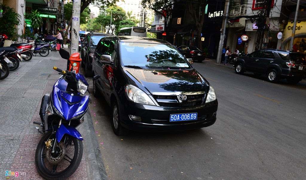 via he quan 1 mat trat tu ngay vang doan kiem tra