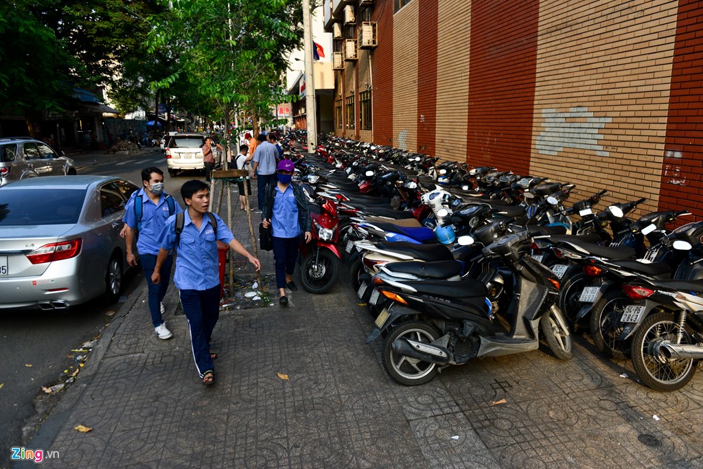 via he quan 1 mat trat tu ngay vang doan kiem tra
