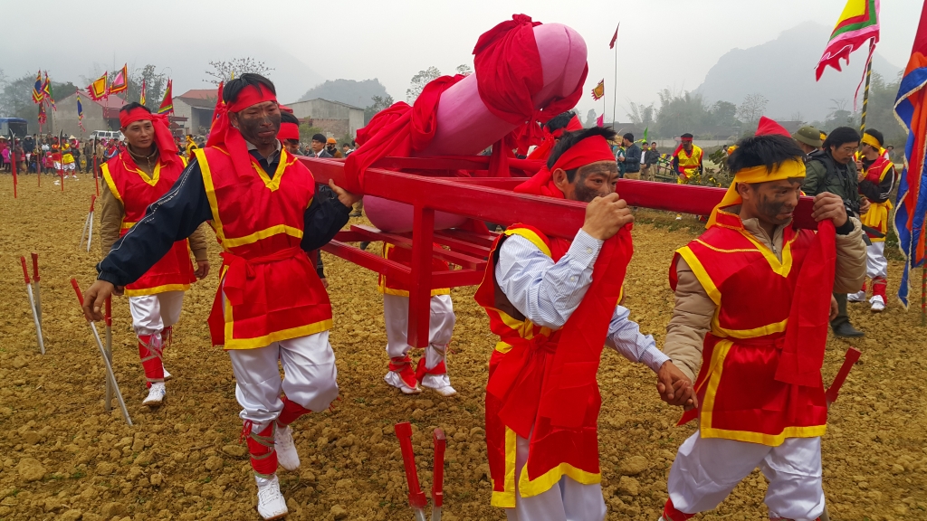 le hoi na nhem 2018 kich thuoc cua quy dai khoang 1m nang 60kg