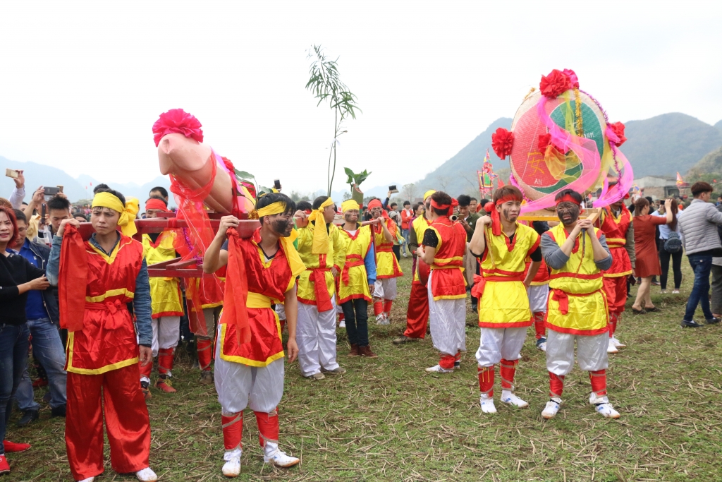 nguong do mat xem le hoi ruoc cua quy lon nhat viet nam