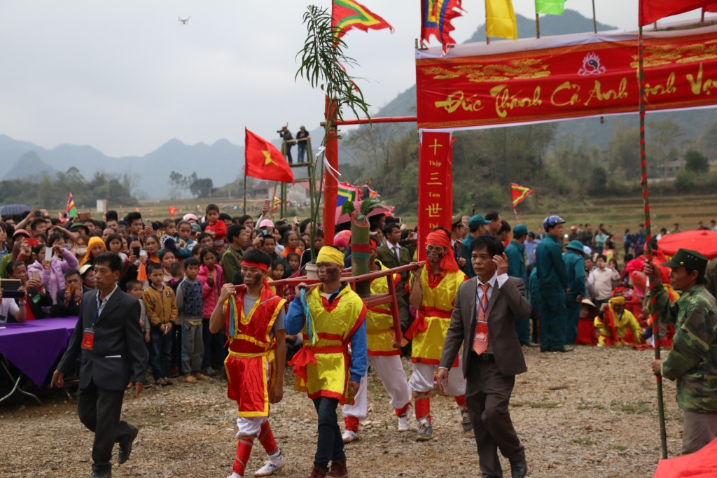 nguong do mat xem le hoi ruoc cua quy lon nhat viet nam