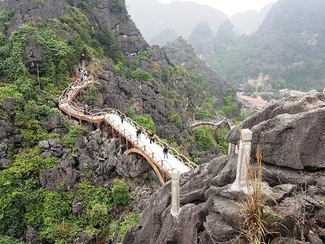 can canh cong trinh khung trai phep trong di san the gioi trang an