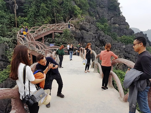 can canh cong trinh khung trai phep trong di san the gioi trang an
