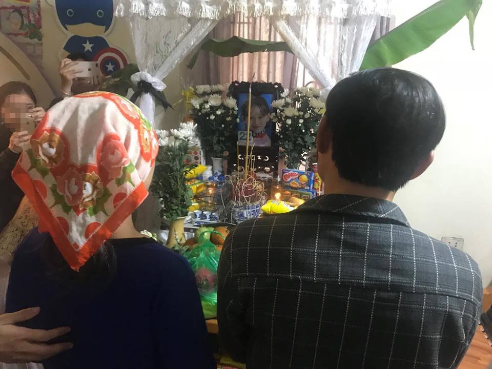 me be gai 7 tuoi hien giac mac gap nguoi nhan den mot ngay doi mat cua me con toi duoc gan nhau