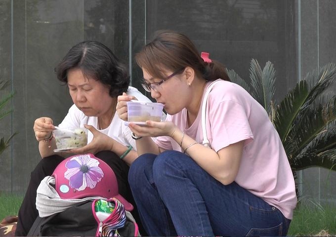 2 ngay sau vu chay tan khoc cuoc song cua cu dan chung cu carina gio ra sao
