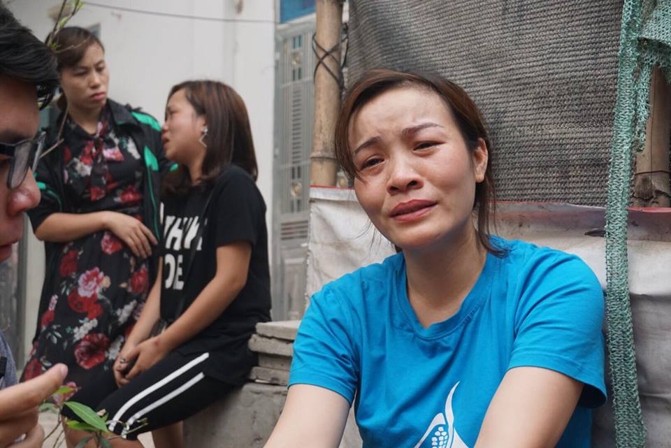 chay cho quang ha noi tieu thuong bat khoc khi cua hang bi thieu rui trong dam chay