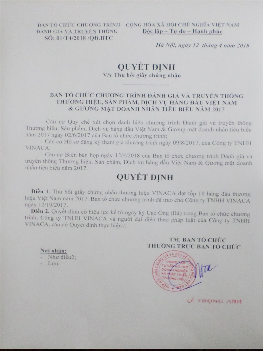 vinaca da bi thu hoi giay chung nhan top 10 thuong hieu hang dau viet nam nam 2017