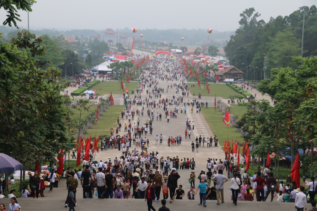 hon 3 trieu luot khach ve gio to hung vuong le hoi den hung nam 2018