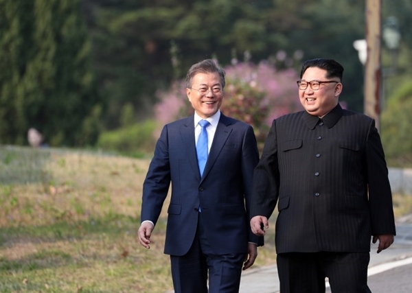 the gioi ngay 284 trump duy tri ap luc toi da voi trieu tien