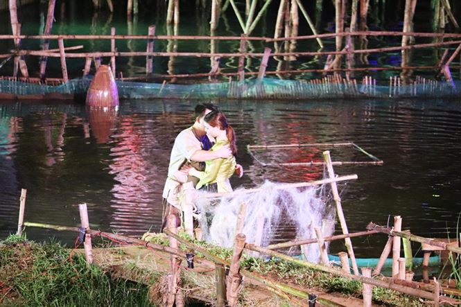 chan chat lang sau am vong song huong