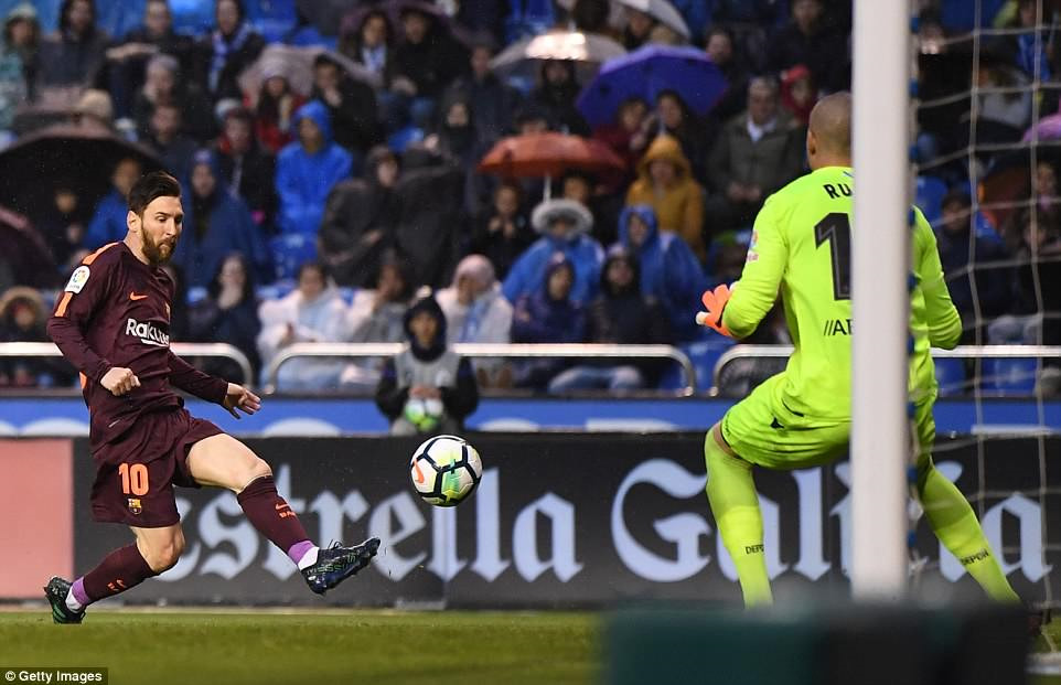 messi ghi hat trick barca vo dich la liga mua nay
