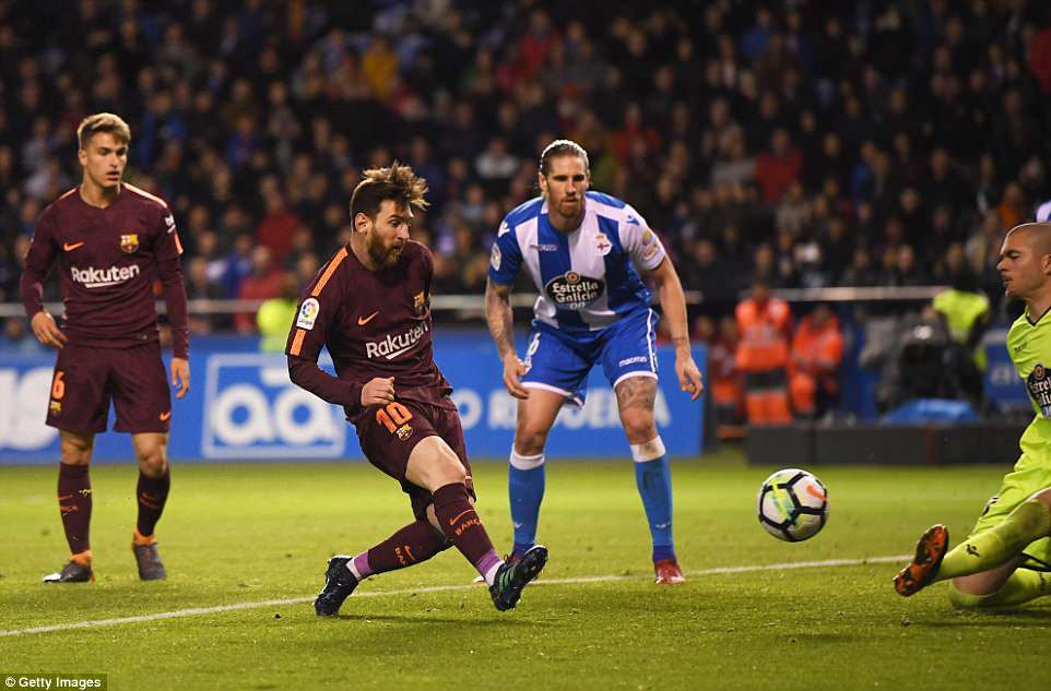 messi ghi hat trick barca vo dich la liga mua nay