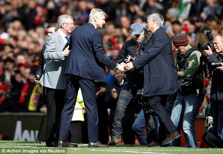 toan canh mu 2 1 arsenal old trafford hat bai nhac buon tien wenger