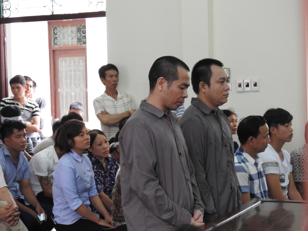 vu xe innova lui tren cao toc khien 4 nguoi tu vong xe innova cho 10 nguoi tai xe da uong ruou