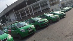 ‘500 anh em’ taxi Mai Linh tụ họp ở Mỹ Đình ‘xử’ lái xe Mercedes hành hung tài xế?