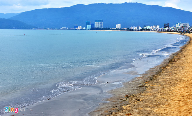 bun rac thai nhuom den bai tam quy nhon