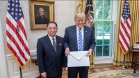 donald trump dang cho vladimir putin den washington lam khach
