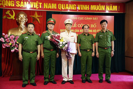 c45 co tan cuc truong 50 tuoi thay tuong ho sy tien
