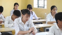 nhieu thi sinh trung tu chiec thuyen ngoai xa va hai dua tre tu tin duoc 8 diem mon ngu van