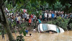 Cả gia đình bị lũ cuốn trôi ở Thái Nguyên: Tìm được thi thể cháu bé 8 tuổi