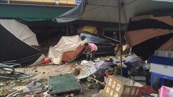 Thanh Hóa: Xe ô tô biển xanh lao vào chợ, 5 người phải nhập viện cấp cứu