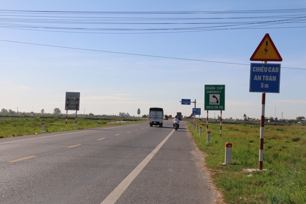 toan canh tuyen duong tranh huyen dong hung noi tram bot tan de thu phi cach hon 20km