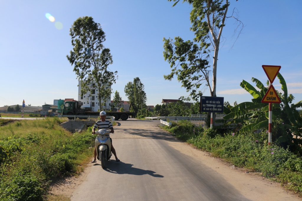 toan canh tuyen duong tranh huyen dong hung noi tram bot tan de thu phi cach hon 20km