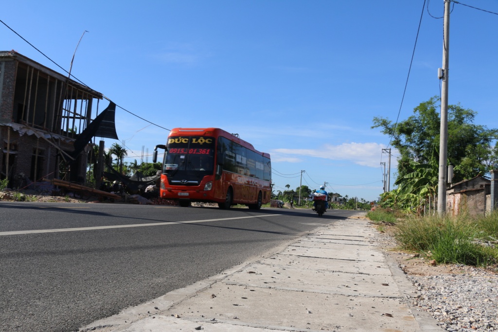 toan canh tuyen duong tranh huyen dong hung noi tram bot tan de thu phi cach hon 20km