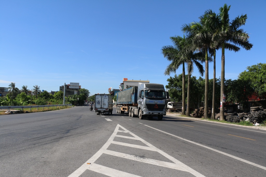 toan canh tuyen duong tranh huyen dong hung noi tram bot tan de thu phi cach hon 20km