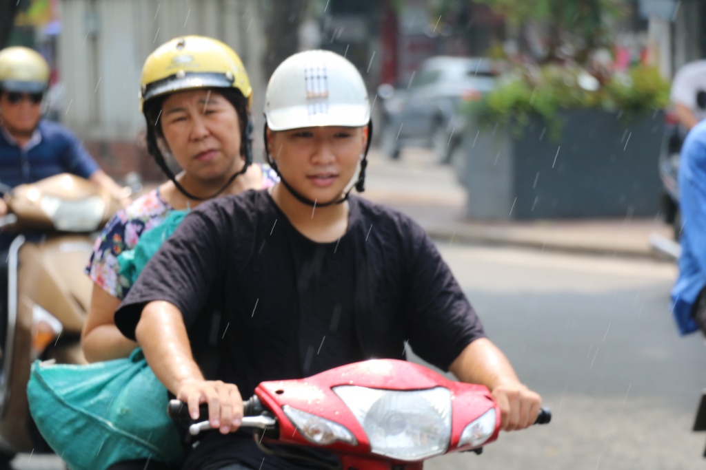 con mua vang giai nhiet cho nguoi dan ha noi