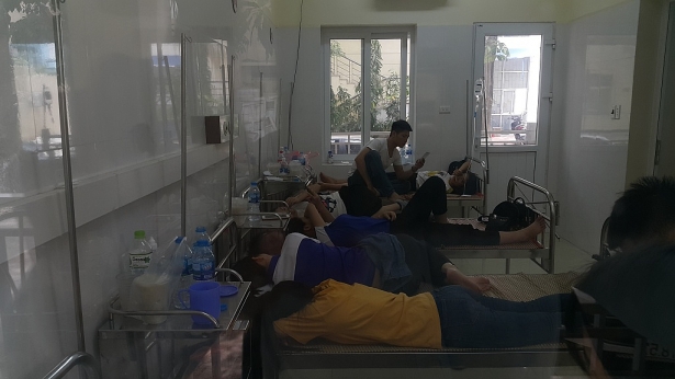 ha noi hang tram hoc vien nhap vien cap cuu nghi ngo doc thuc pham sau bua an