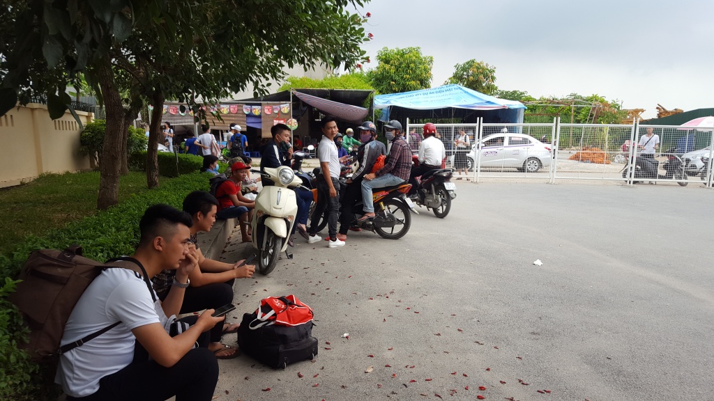 vu ngo doc khien hang tram hoc vien phai nhap vien cac hoc vien duoc nghi 1 tuan