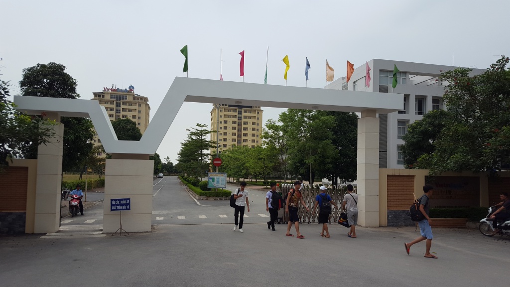 vu ngo doc khien hang tram hoc vien phai nhap vien cac hoc vien duoc nghi 1 tuan