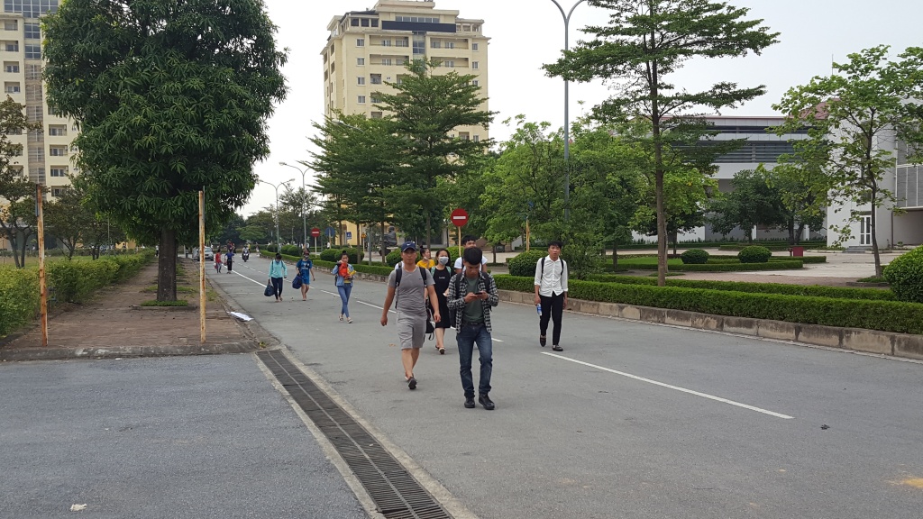 vu ngo doc khien hang tram hoc vien phai nhap vien cac hoc vien duoc nghi 1 tuan