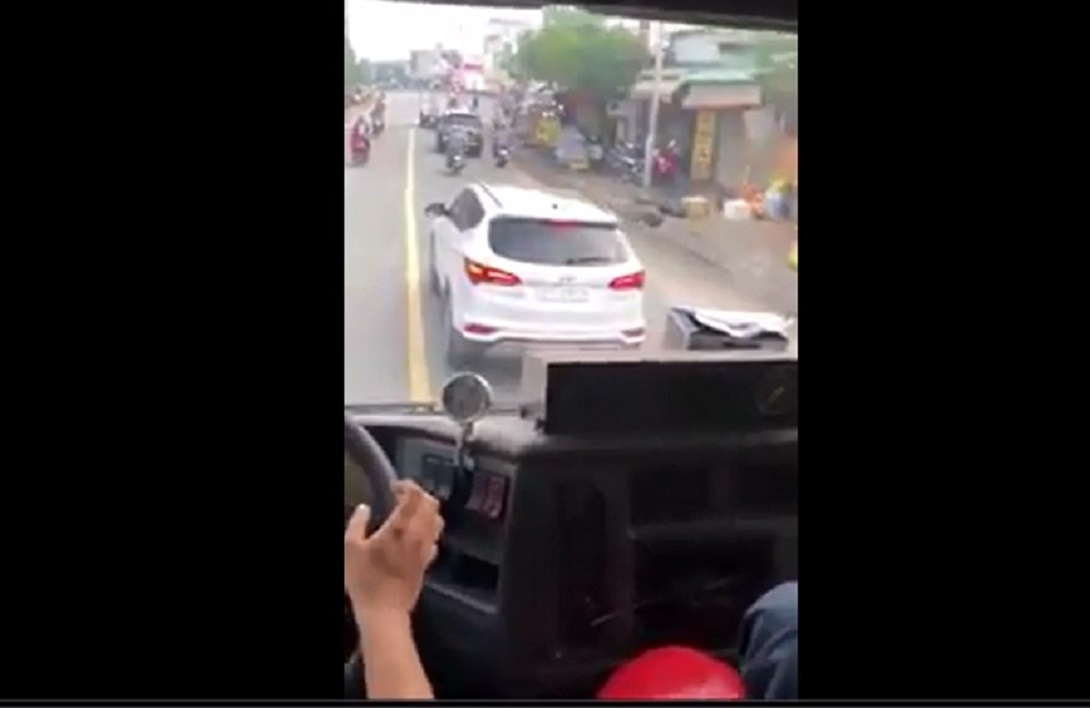 kha nang tai xe den bu thiet hai vu chay ke noi co nguoi bao khong