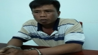 be gai 8 tuoi to 2 thieu nien cung xom hiep dam