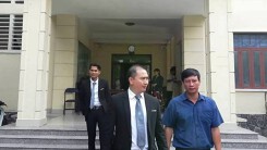 Đình chỉ vụ án làm méo cánh cửa xe ô tô ở Sài Gòn